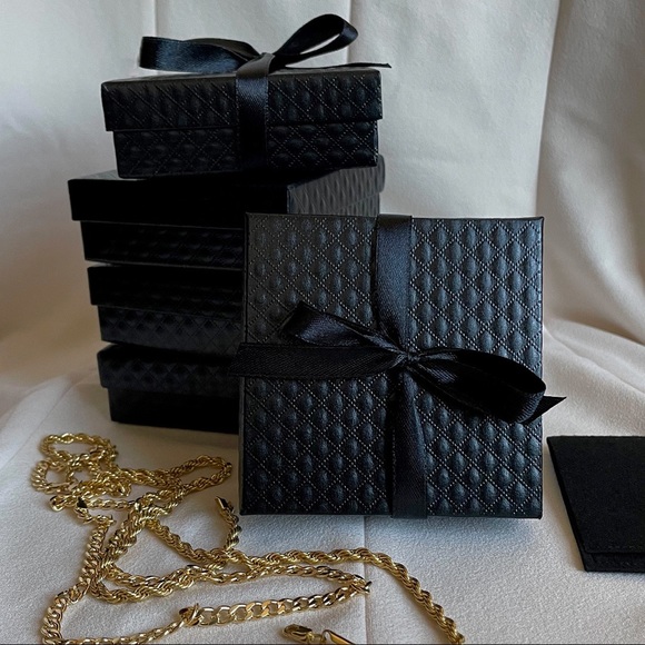 Eye Earrings - Picture 2 of 2